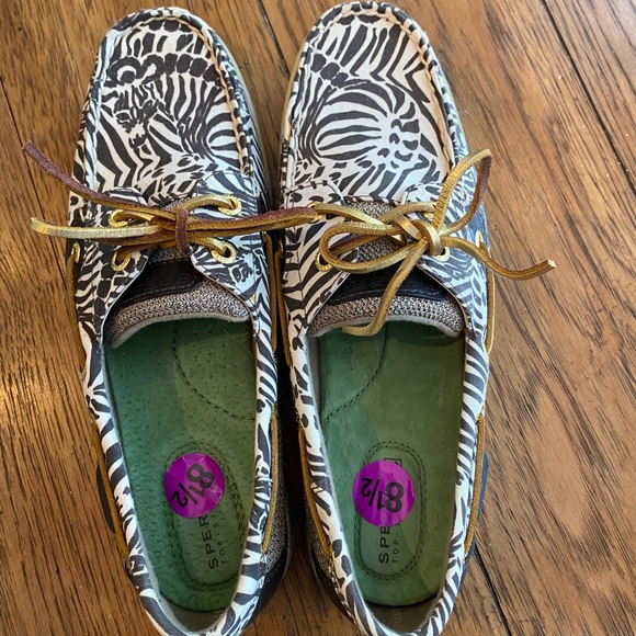 Ladies Sperry animal print leather shoes 8.5 - Picture 2 of 3